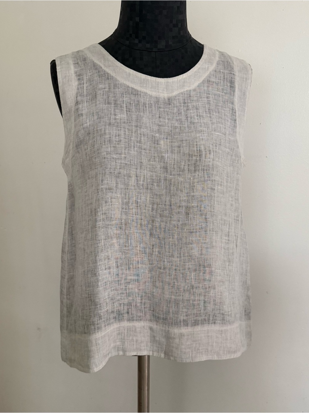 INIZIO Classic Sleeveless White Linen Tank Top